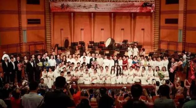 庆祝建团30周年 四川巴蜀合唱团举办合唱音乐会 庆祝建团30周年 四川巴蜀合唱团举办合唱音乐会