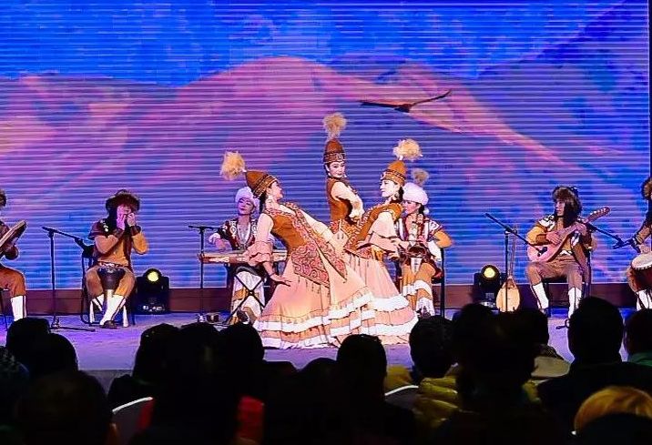 地方特色群众文艺展演（3）