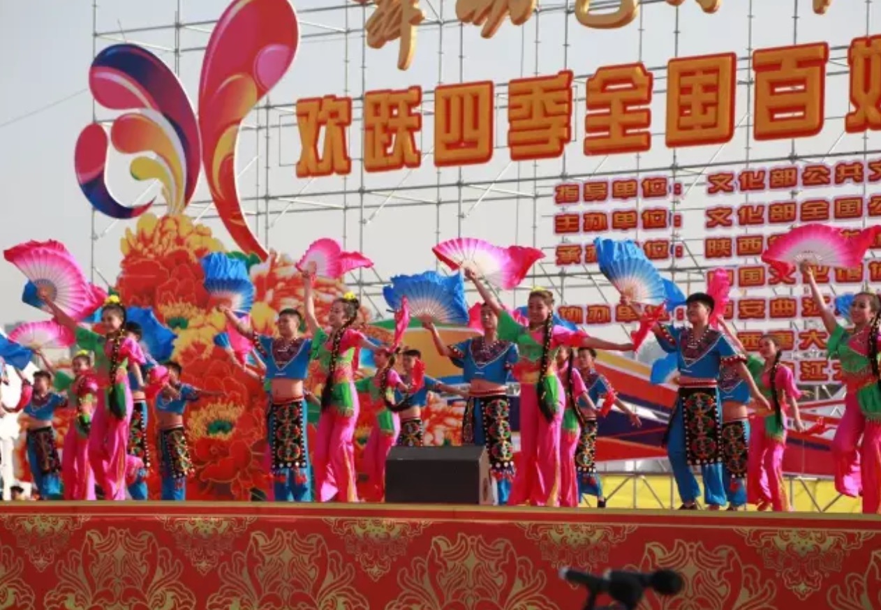 全国百姓广场舞优秀作品《黄杨扁担》