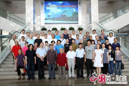 滨州:离退休老干部参观市文化馆